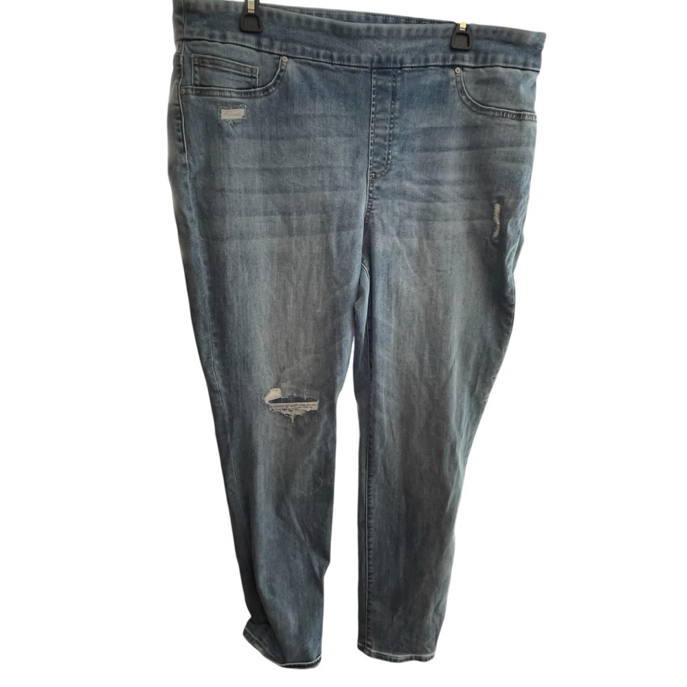 Chico's Relaxed Fit Jeans - Medium Blue